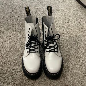Dr. Martens Jadon Boot Smooth Leather Platforms SIZE WOMENS 9